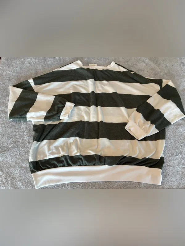 Women’s Fantastic Fawn Striped Crewneck Blouse - Black & White Size Large - Image 3