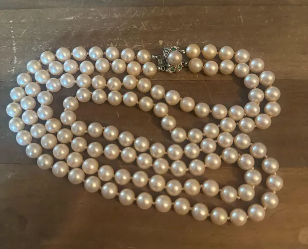 Vintage layered faux pearl necklace - Image 2