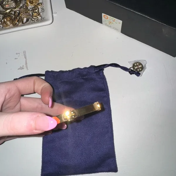NWOT Tory Burch Gold Bracelet 7mm - Image 3