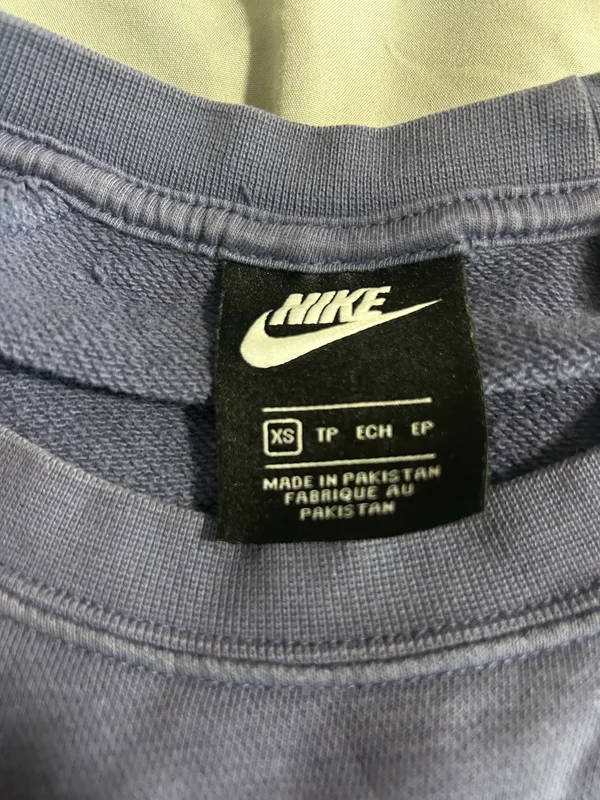 nike cropped shirt - Image 3