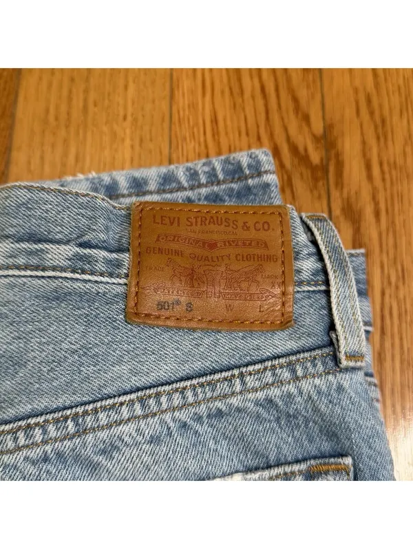 Size W25 L28 Levi’s Women’s Distressed Button Fly Jeans Light Wash Denim - Image 4