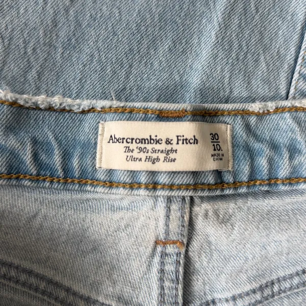 Abercrombie High-Rise Jeans 90s Straight - Image 4