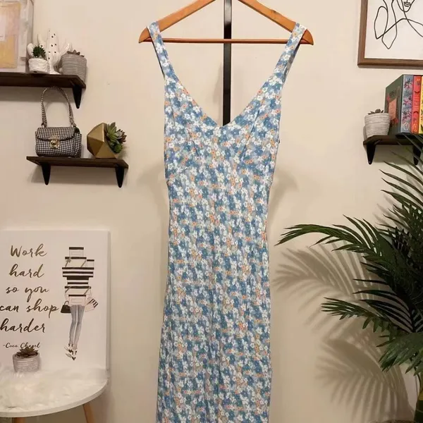 Charlie Holiday Blue Floral Midi Dress V Neck Sleeveless Slip Dress S NWT - Image 4