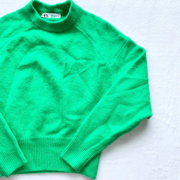 Zara Soft Knit Sweater Womens Size XS Neon Green Wool Blend Crewneck Raglan Cozy - Image 2