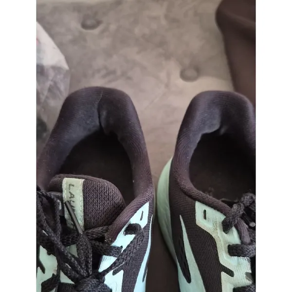 Brooks Black Running Shoes 8.5 with Light Blue Accents - Image 7