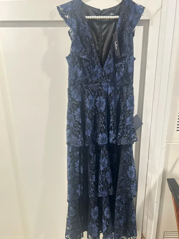 Lulus Molinetto Lace Ruffled Tiered Sleeveless Maxi Dress Floral V-Neck - Image 5