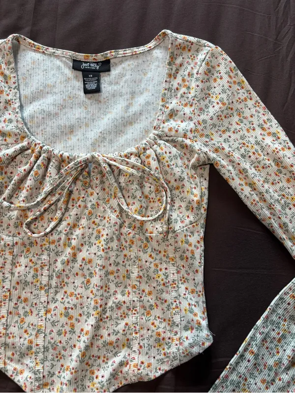 Brandy Melville Cream Floral Long-Sleeve Tie Front Top - Image 2