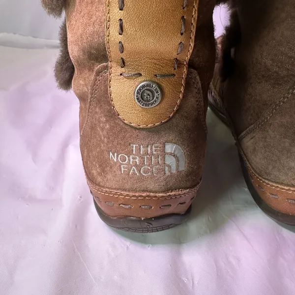 The North Face Dark Brown Fur-Lined Winter Boots - Image 9