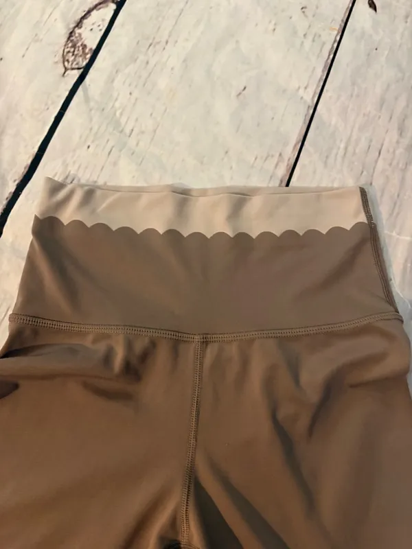 aerie women’s Scallop Waist Leggings - Brown with Cream Trim - Image 5