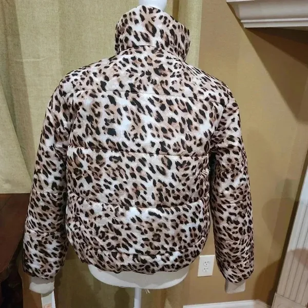 GB women's puffer jacket leopard print size M New - Image 3