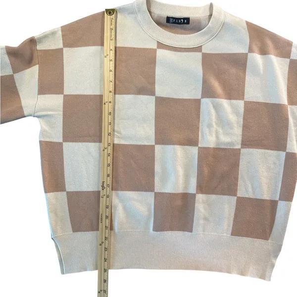 Elegant Checkered Sweater - Image 4