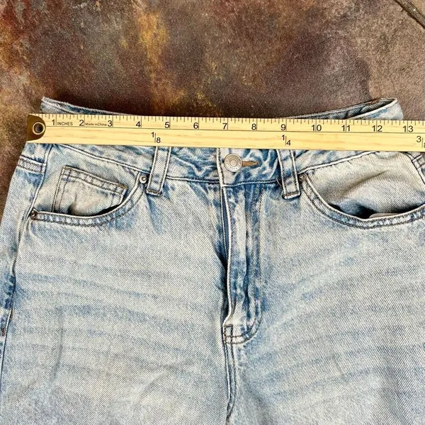 Forever 21 Baggy Distressed Denim Jeans 25 - Image 4