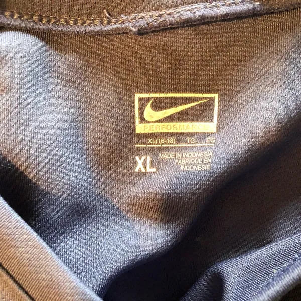 Nike  Long Sleeve Performance Tee - Image 4