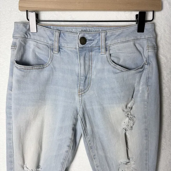 American Eagle Jegging Crop Light Wash Distressed Women's size 4 Regular - Image 3