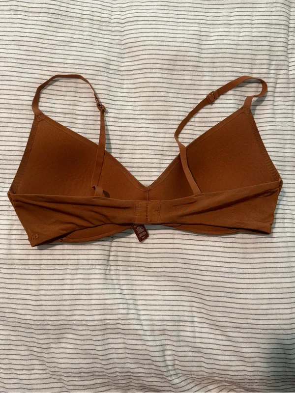 SKIMS Smooth Wireless Brown Everyday Bra - Image 3