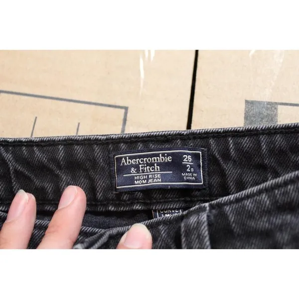 Abercrombie & Fitch Curve Love High Rise Mom Jean Black Denim Jeans Size 26 2 - Image 3