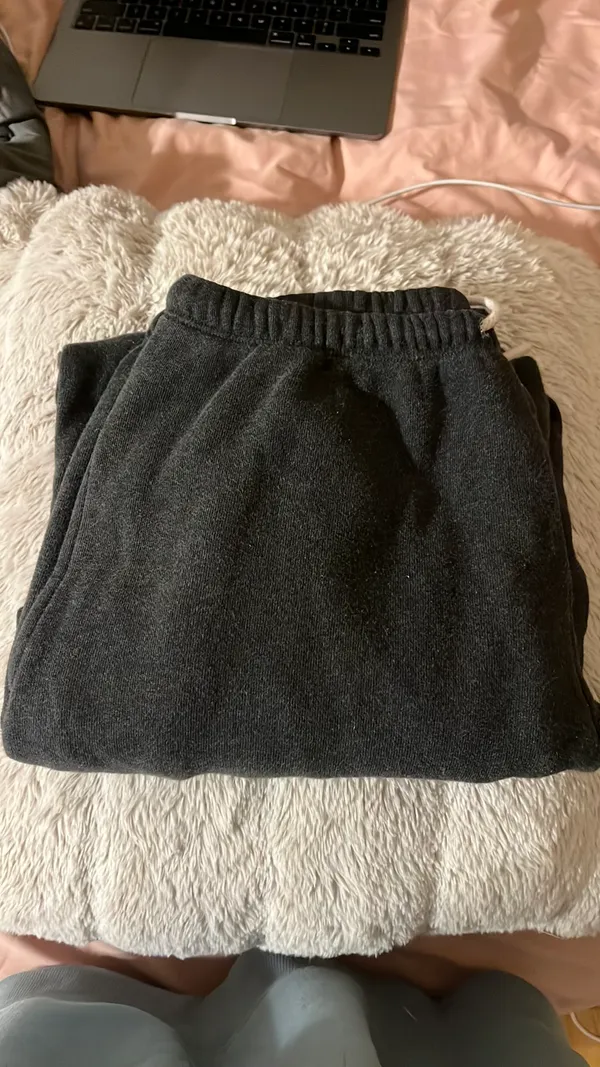 Brandy Melville Grey Sweatpants - Image 3