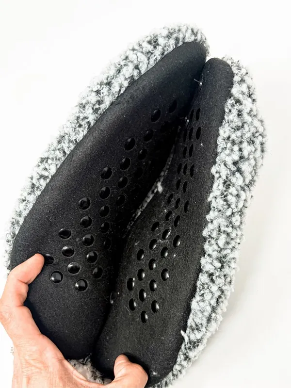 NWT Fuzzy Babba Women's Faux Fur Slipper Socks with Cuffs 1-Pack Gray One Size - Image 3