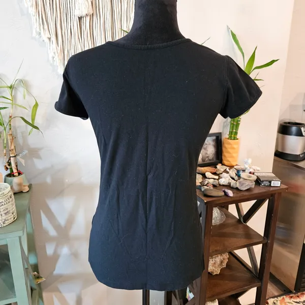 Downeast Scoop Neck Classic Tee Woman’s Size Medium.  - Image 2