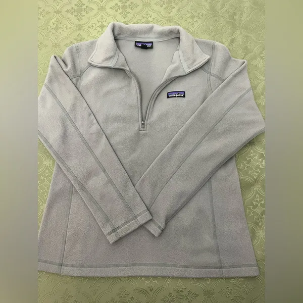 Patagonia Light Gray Fleece Pullover - Image 2