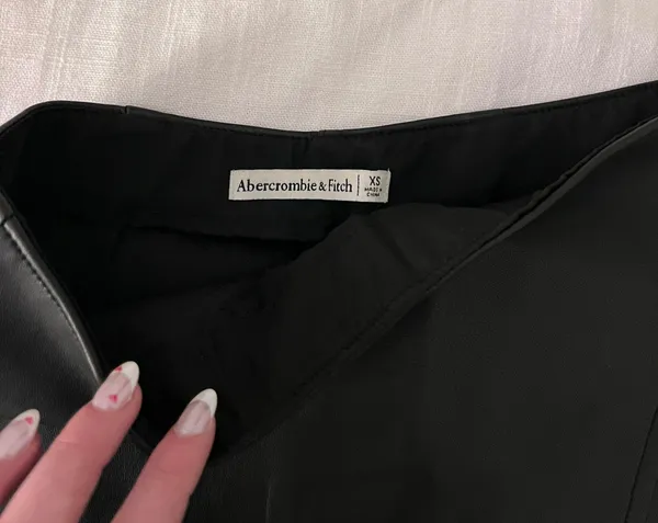 Abercrombie Black Leather Skort - Image 5