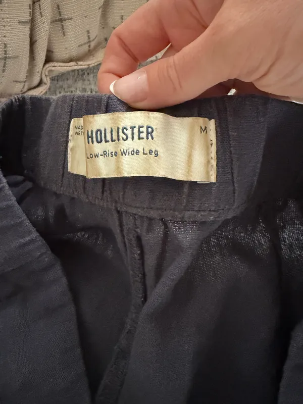 Women’s Hollister Low Rise Flare Pants Size Medium - Image 3