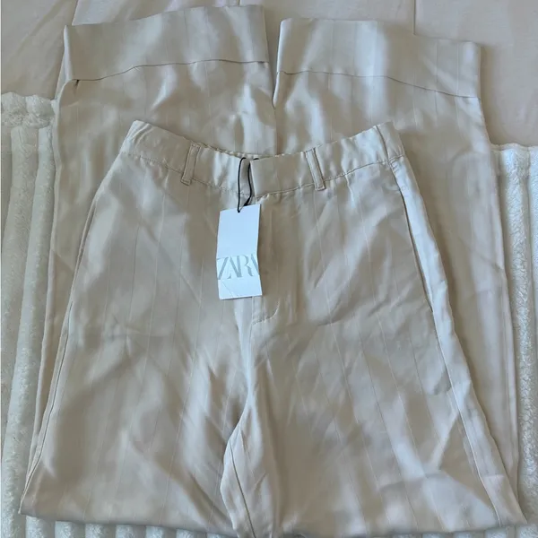NWT Zara Women's Cream Flare Pants - Image 5