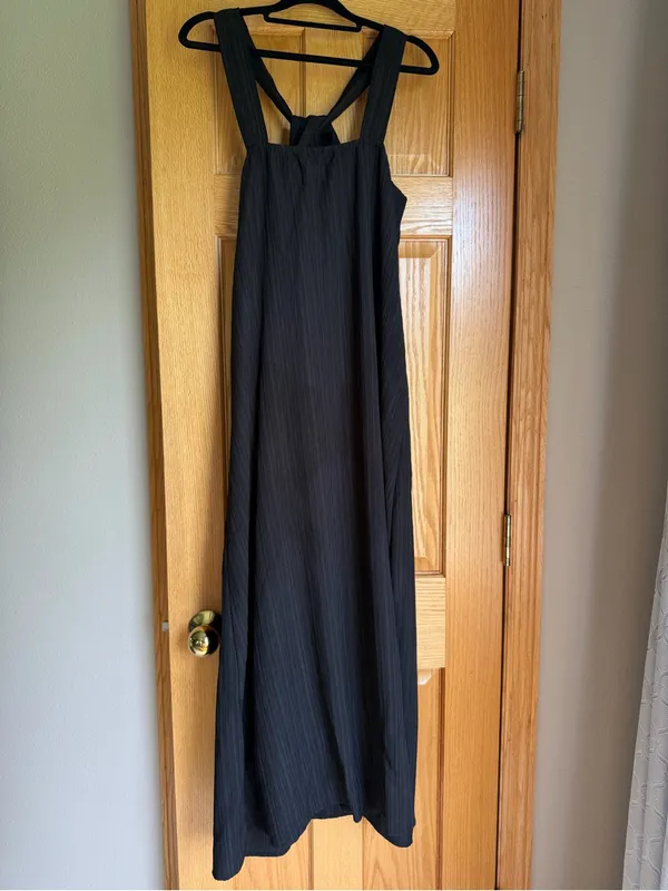 Kikibell Black Halter Maxi Dress Plisse Crinkle Flowy Summer Vacation Medium - Image 4