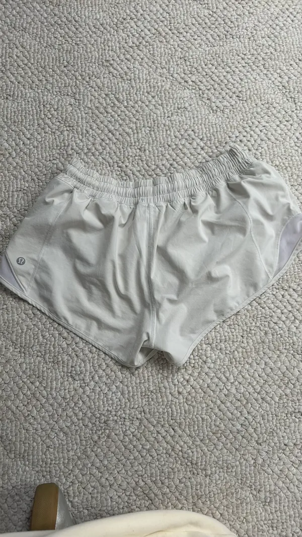 Lululemon Shorts Hotty Hot - Image 4