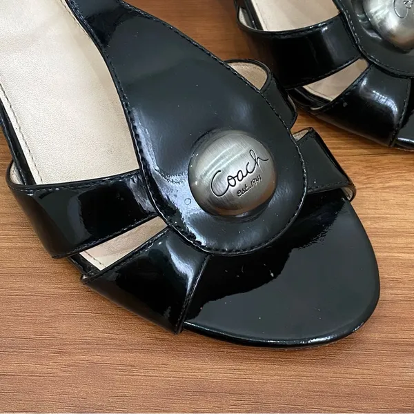 COACH Hellena Black Soft Patent Leather T-strap Kitten Heels Sandals Size 7.5B - Image 10