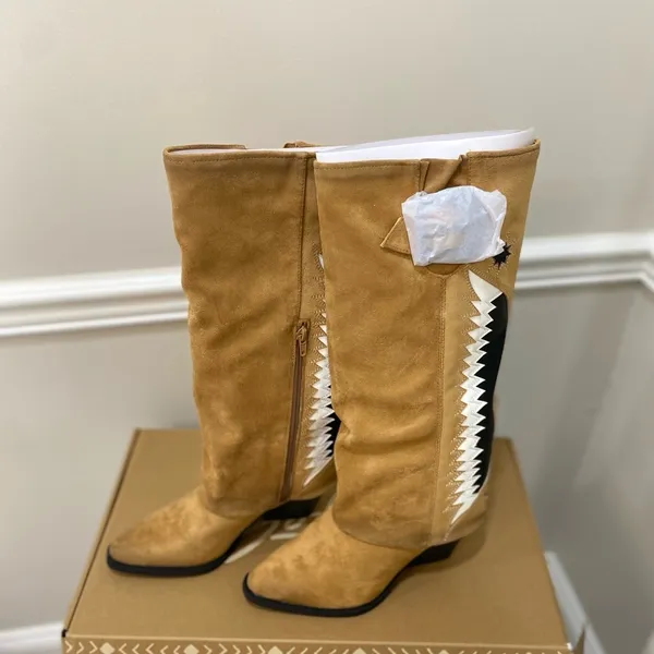 NWT Zodiac Western Boot Faux Suede Caramel size 7 - Image 5