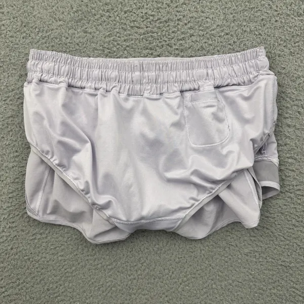 Lululemon Hotty Hot Shorts Low Rise 2.5" Silver Lilac Athletic Women's 8 - Image 5