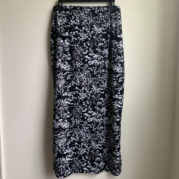 Diane Von Furstenburg DVF Concepts Graphic Floral Maxi Skirt (L) Black & White - Image 5