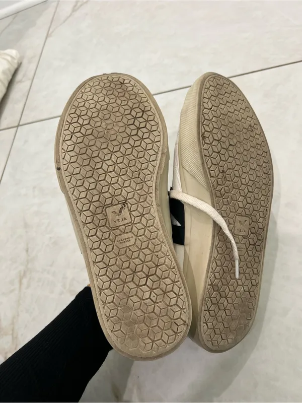 VEJA White / Black Campo Low Top Sneakers Size 9 US $175 - Image 5