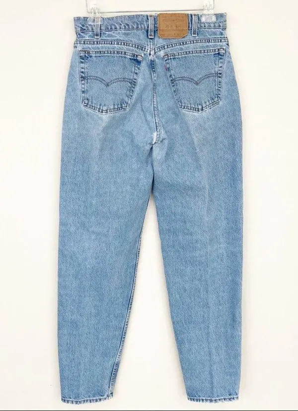 Vintage Levi’s 560 High Waisted Mom Jeans - Image 2