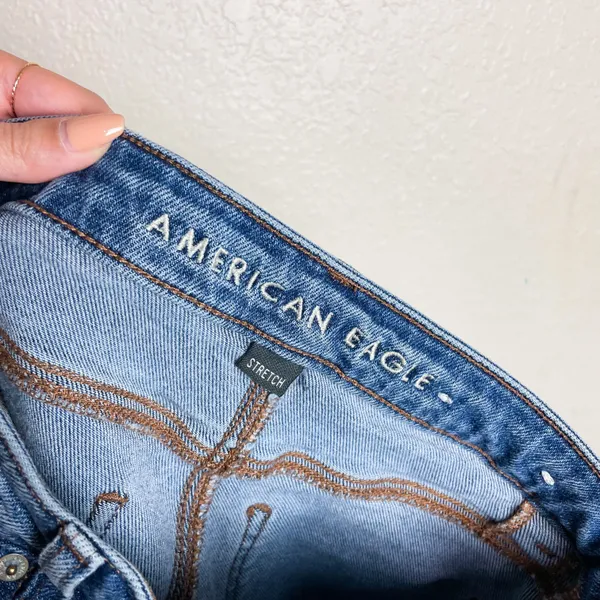 American Eagle Distressed Mom Jeans - Image 6