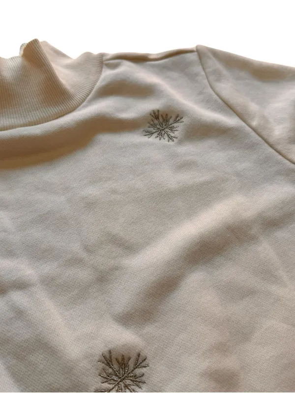 LOFT Ivory Snowflake Embroidered Mock Neck Sweatshirt Winter Cozy Small in GUC - Image 6
