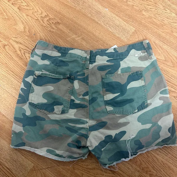 Mother Denim The Shaker Camo Crop Shorts Green Size 29 - Image 6