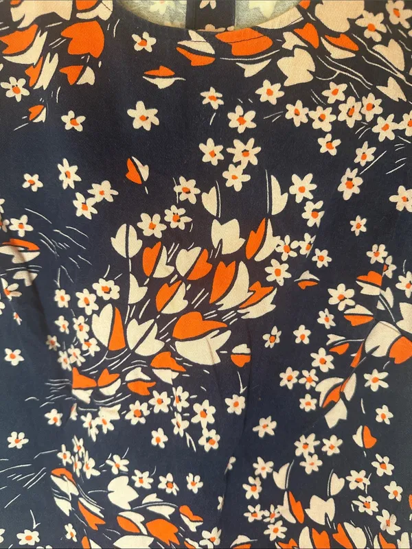 Boden Navy Dress with Coral & Blush‎ Floral Print size 8 EUC - Image 3