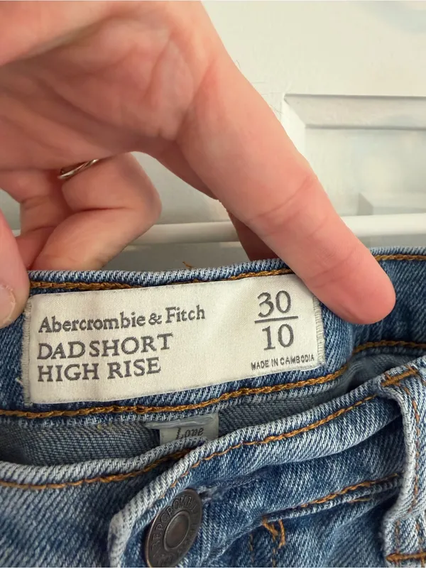 Abercrombie Curve Love High Rise Dad Shorts Distressed Denim 30/10 - Image 2