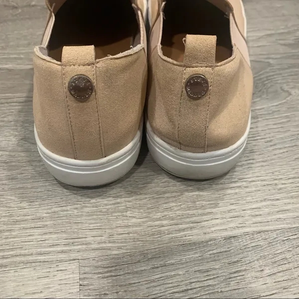 Steve Madden Perforated Mauve Slip On Shoes Sneakers Size 8.5 - Image 6