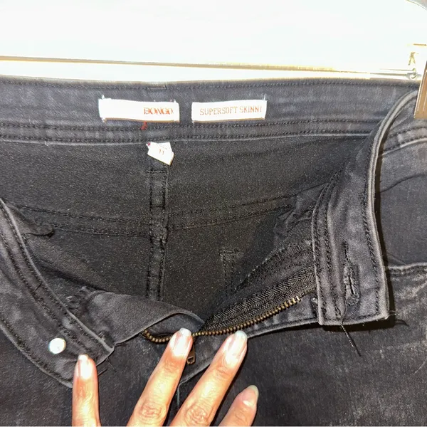 Bongo Black/Gray-washed Distressed Denim Shorts super soft skinny size 11 - Image 4