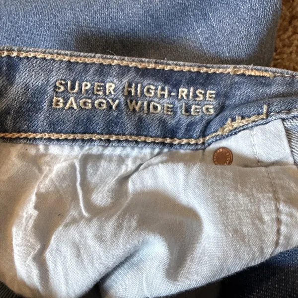 American Eagle Super High Rise Baggy Wide Leg Jeans Light Wash Womens 4 Long - Image 6