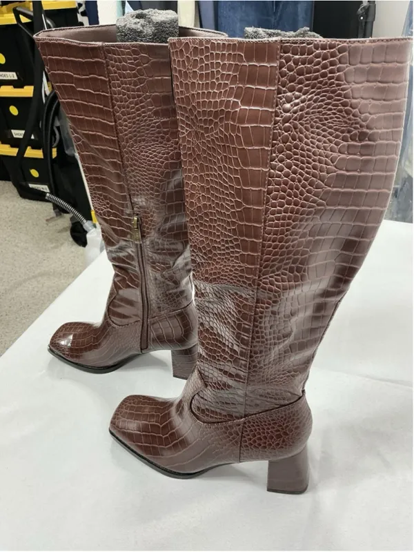 Womans Suedi Knee High Boots Brown Croc Faux Leather 8 Block Heel 1/2 Zip NWOT - Image 2
