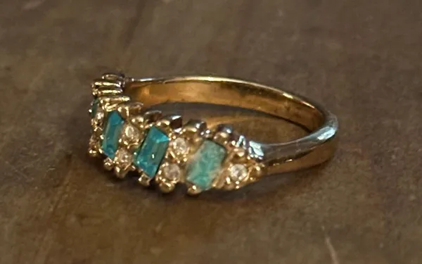 Aquamarine And Simulated Diamonds Ring Gold - Image 6