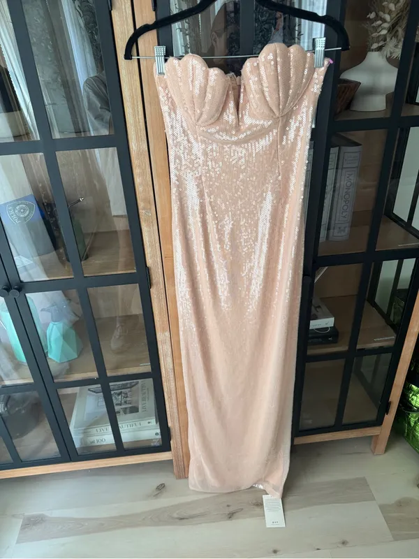 NWT Seashells sequined gown maxi dress Cypriana Strapless sweetheart mermaidcore - Image 2