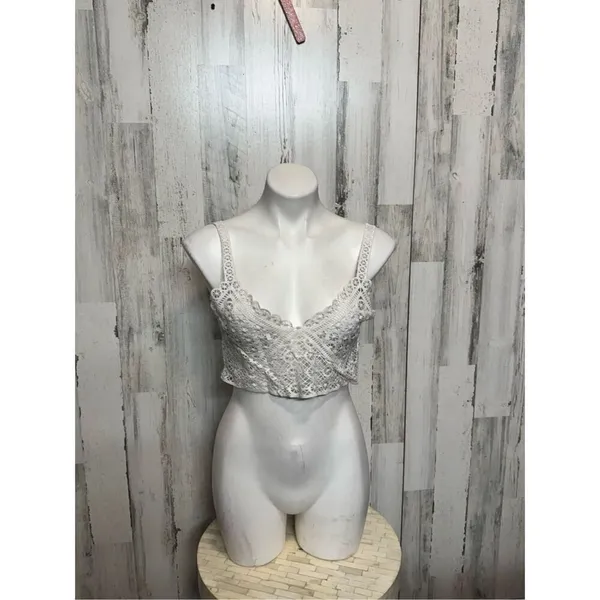 White laced crop top size medium - Image 2