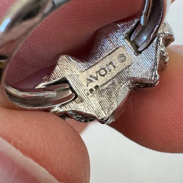 Silver Tone Bow Coquette Ring Womens Size 4.5 Pinky Small Avon Vintage - Image 4