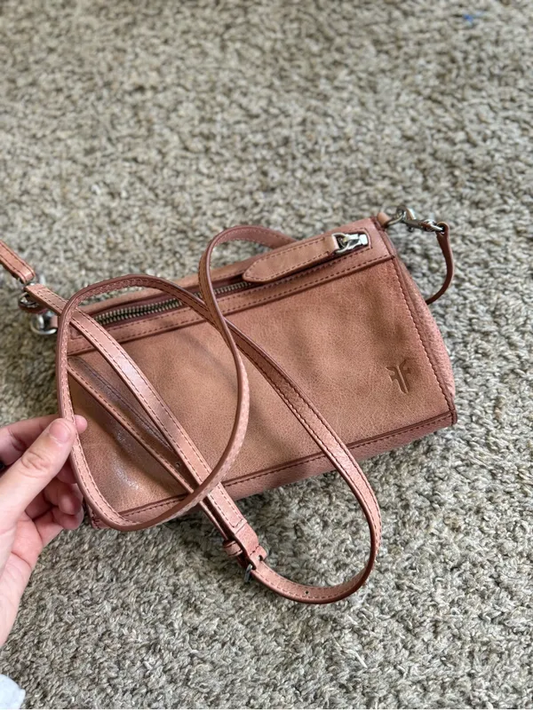 Frye Reed Leather Wristlet Crossbody in Dusty Rose - Image 9