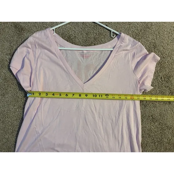 light pink Victoria's Secret graphic t red glitter "LOVE" on back V Neck L - Image 8